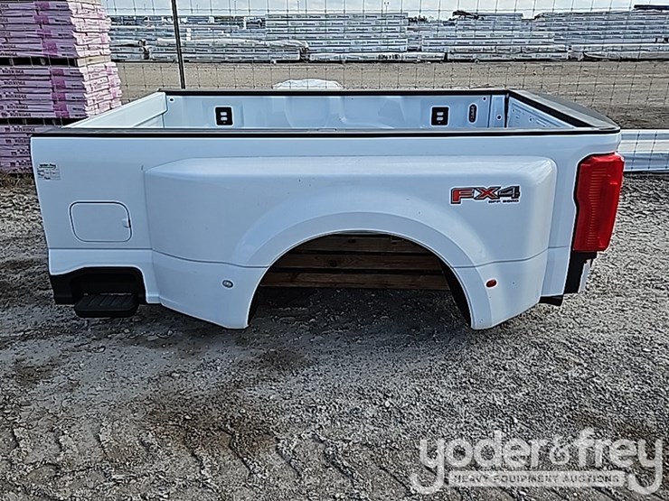 2024-ford-f350-image-2