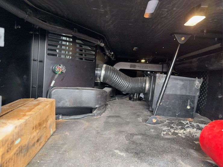 2019-peterbilt-579-image-33