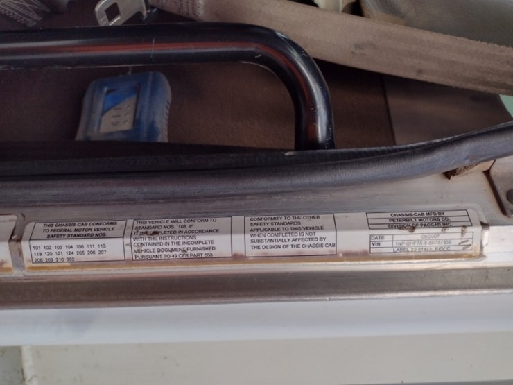 peterbilt-365-image-6