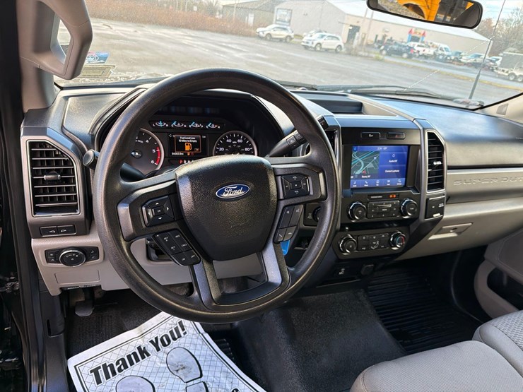 2021-ford-f350-image-21