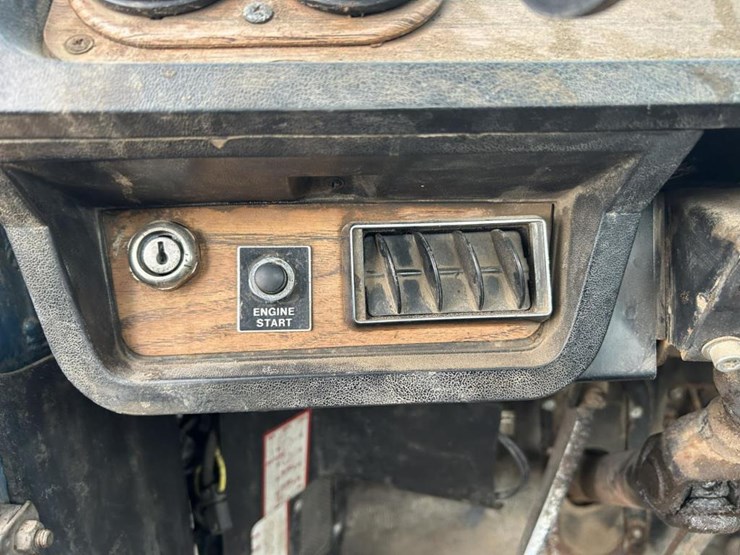 #1427-•-1989-autocar-flatbed-truck-image-52