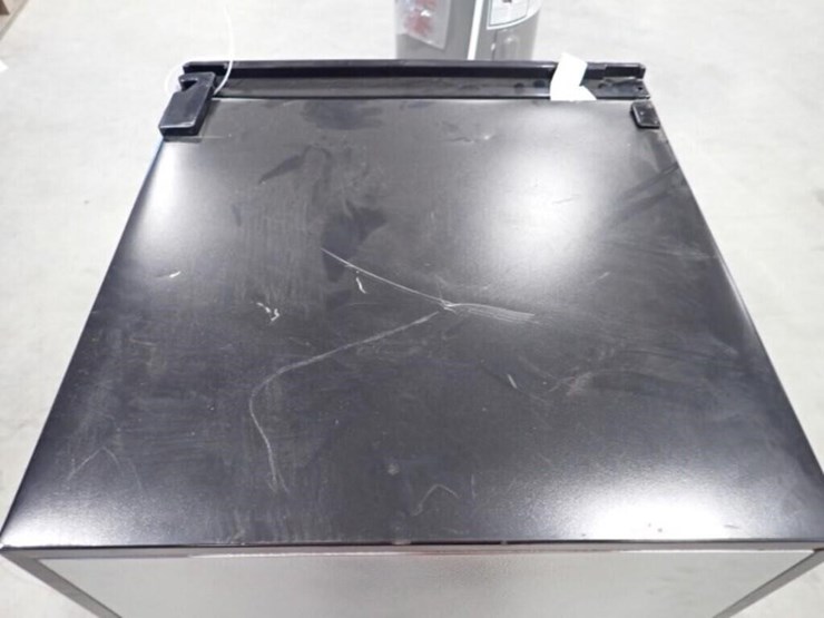 vissani-7.1-cu-ft-upright-freezer-image-14