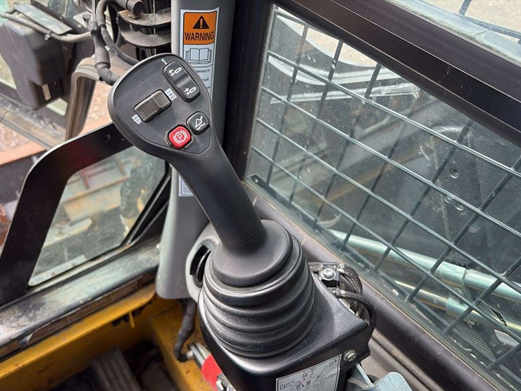 2022-new-holland-c362-image-47