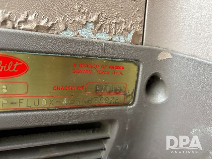 peterbilt-378-image-97