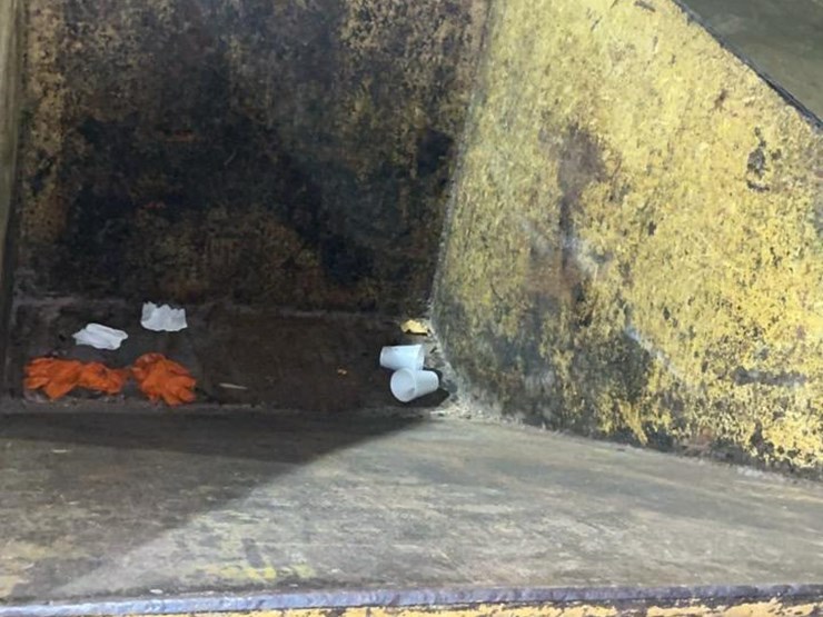 #606-•-wheeled-self-dumping-hopper-image-9