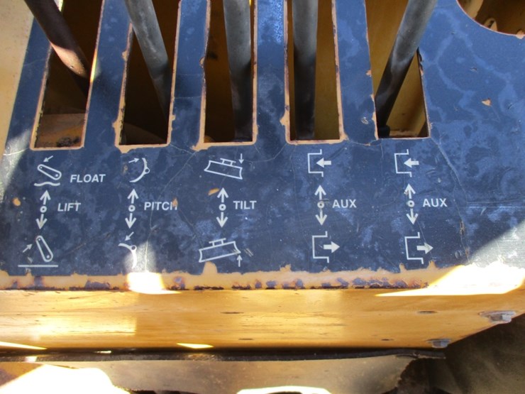 2004-deere-210le-image-8