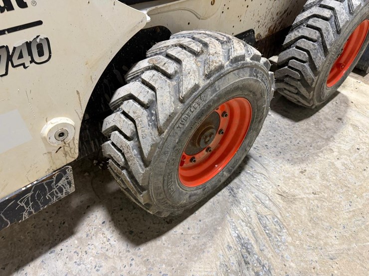 2022-bobcat-s740-image-15