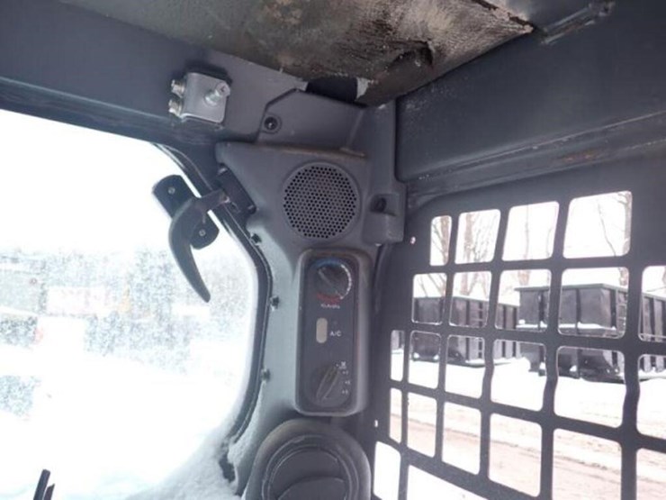 kubota-ssv65-image-10