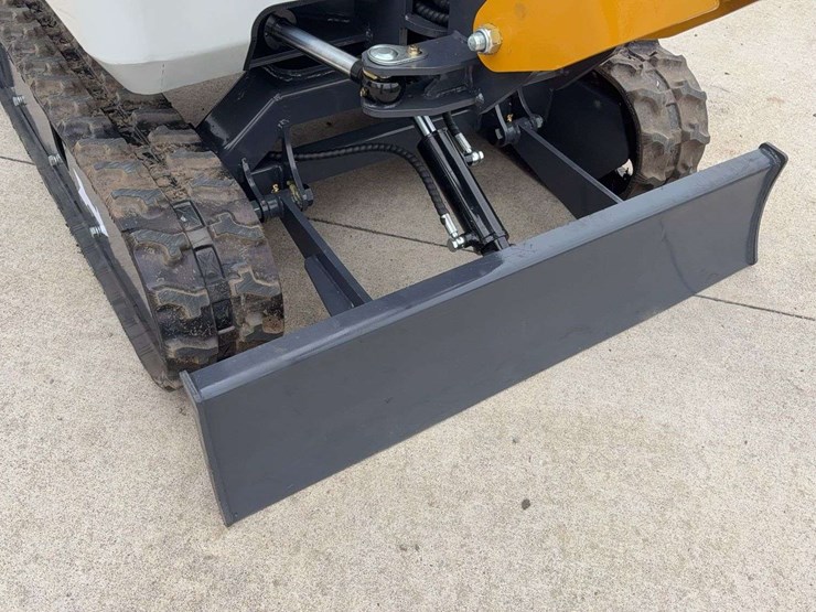 sdlanch-sdle20-mini-excavator-image-8