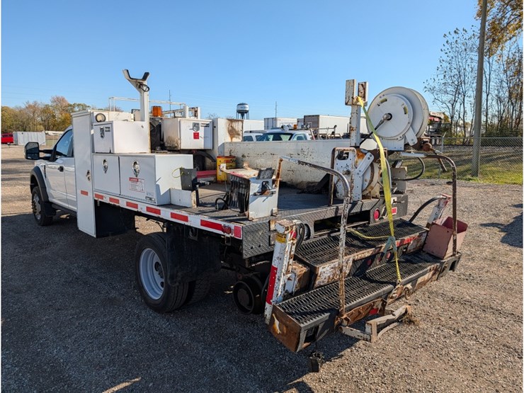 2017-ford-f550-image-9