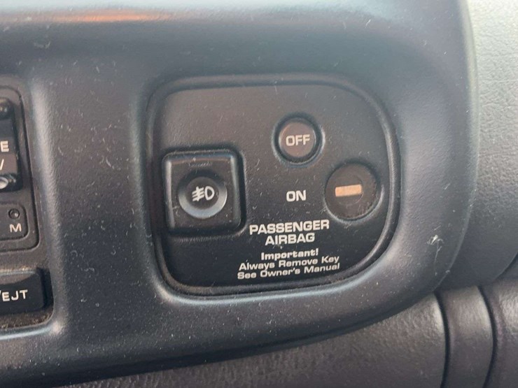 1998-dodge-ram-ext.-cab-pickup-image-35