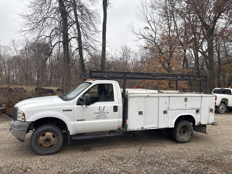 ford-f350-xl-image-2