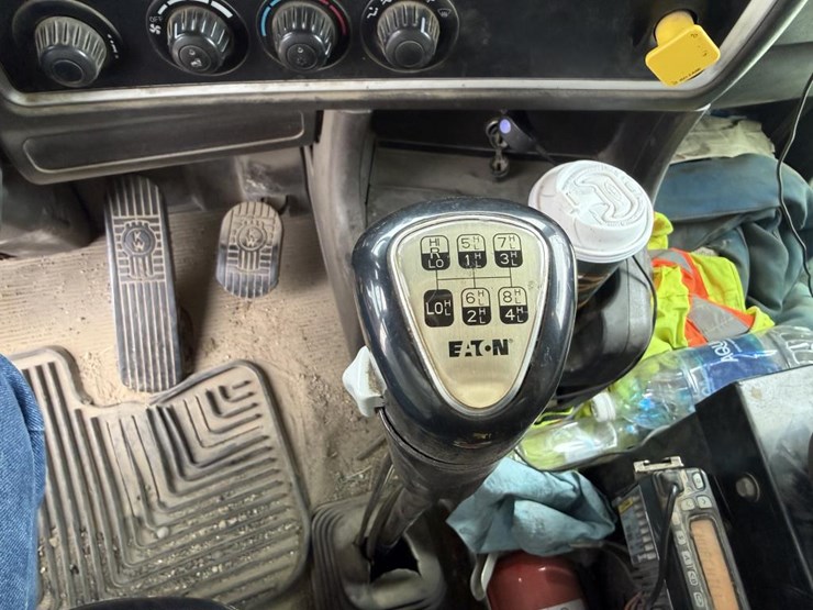 2014-kenworth-t800-image-42