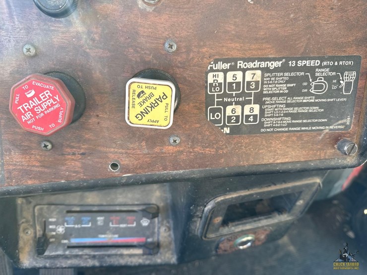 1988-peterbilt-377-image-19