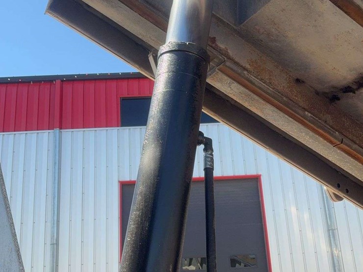 2010-international-lf517-lone-star-dump-truck-image-66