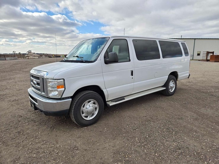 2012-ford-e350-image-1