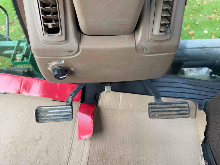 2002-john-deere-9520t-image-43