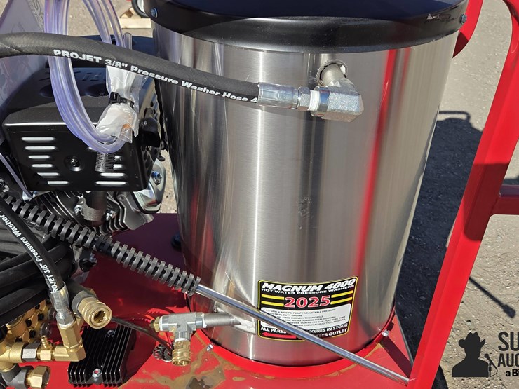 2025-magnum-4000-series-hot-water-pressure-washer-image-9