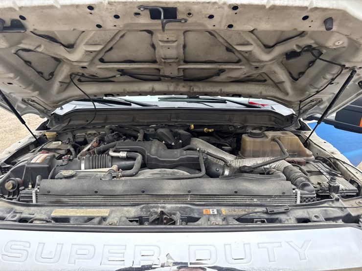 ford-f550-xlt-image-12