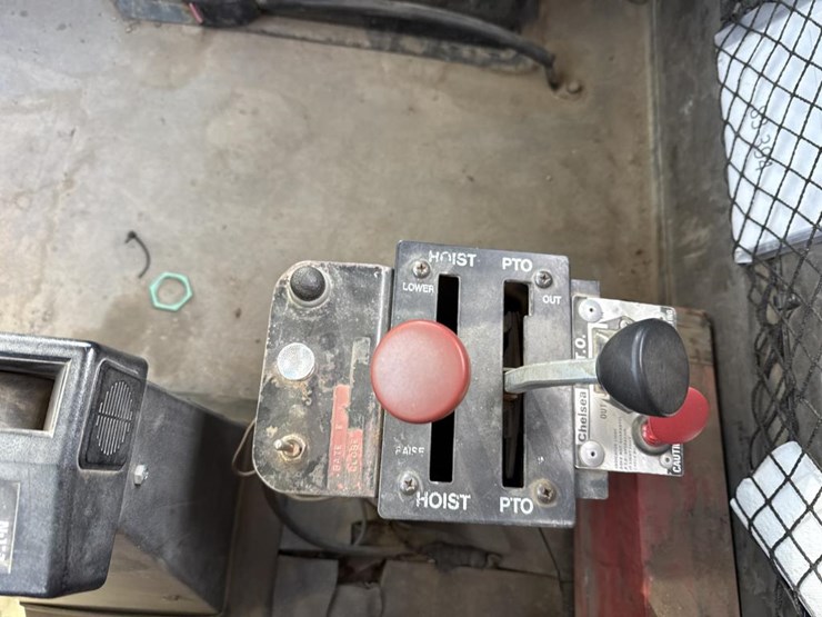 #1994-•-1999-volvo-day-cab-truck-tractor-image-47