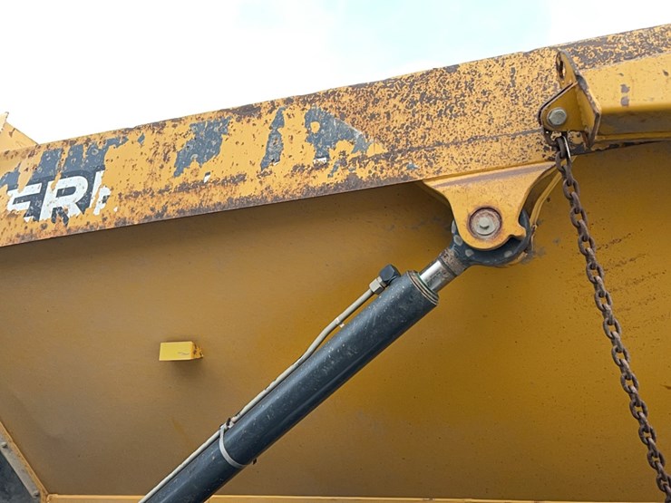 2019-deere-260e-image-14