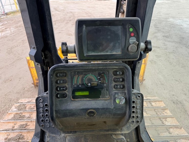 2015-komatsu-d51ex-22-image-30