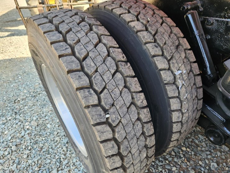 2002-kenworth-t800-image-71