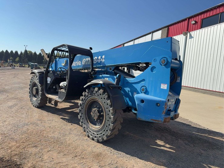 2017-genie-gth844-image-4