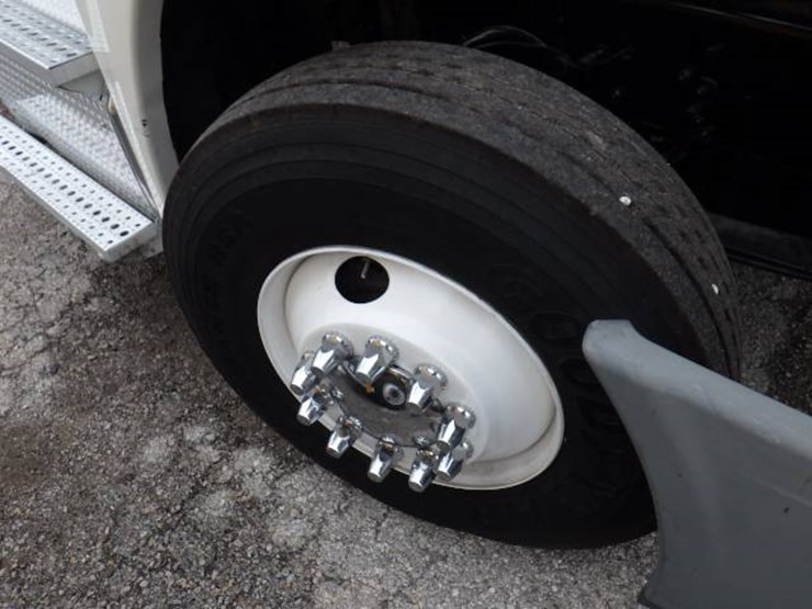 freightliner-cascadia-125-image-24