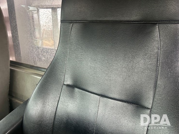 1999-peterbilt-379-image-45