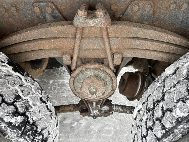 #1042-•-2000-volvo-quad-axle-dump-truck-image-29