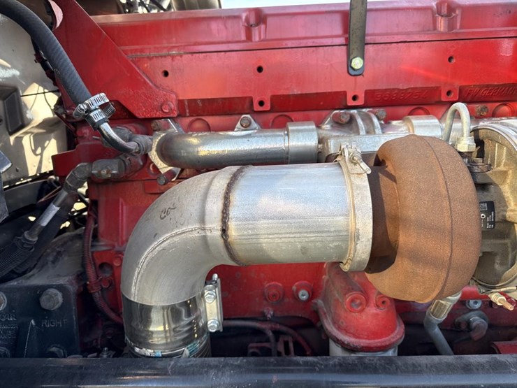 2012-peterbilt-389-image-28