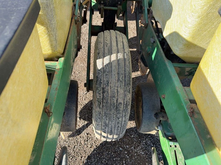john-deere-7000-image-11