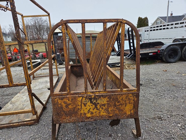gold-bar-hay/grain-feeder-image-2