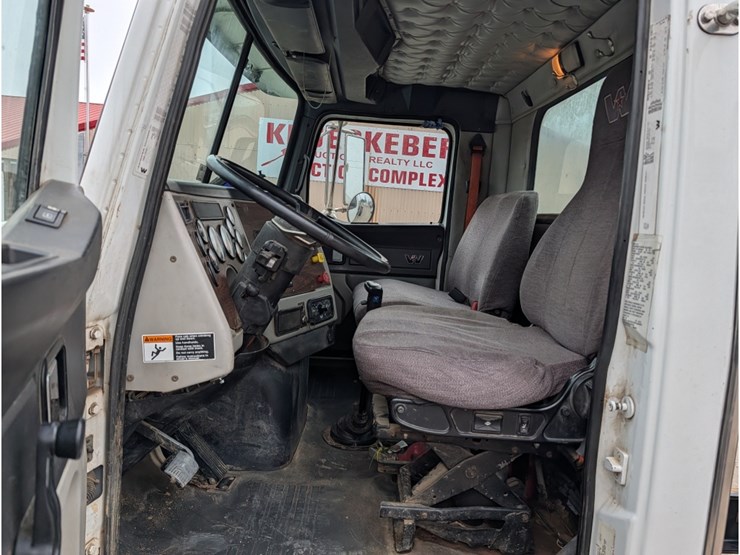 western-star-4700sb-image-23