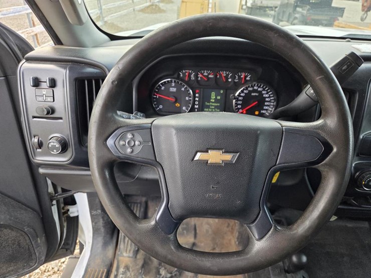 2015-chevrolet-silverado-2500hd-image-50