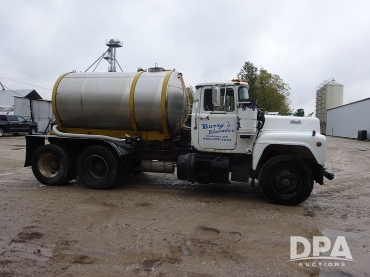 mack-r686st-image-15