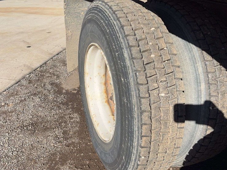 1993-international-4900-image-9