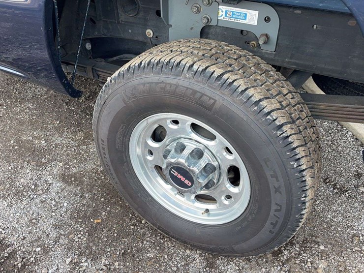 2006-gmc-2500-image-5