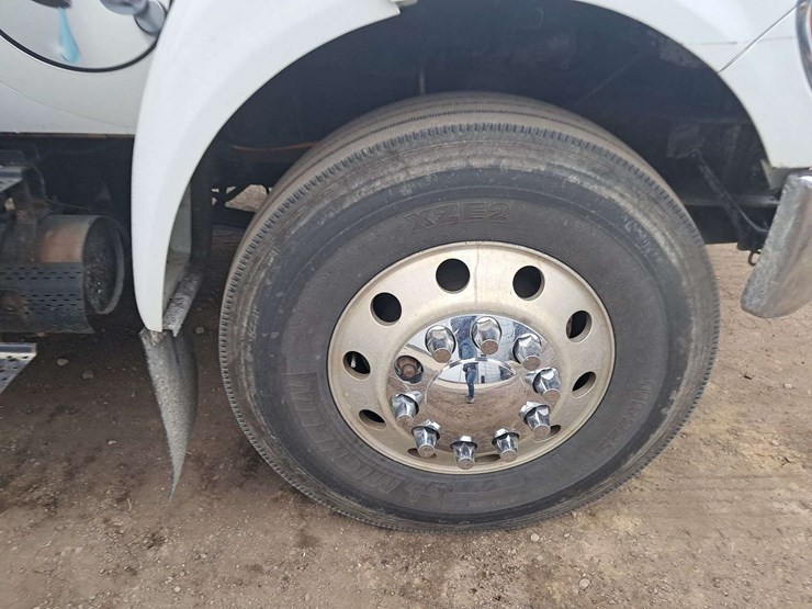 2009-ford-f750-image-8