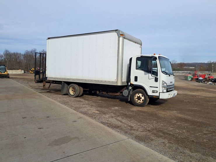 2008-isuzu-npr-image-2