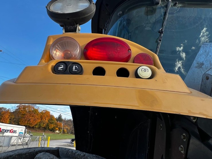 2011-challenger-mt675c-image-12