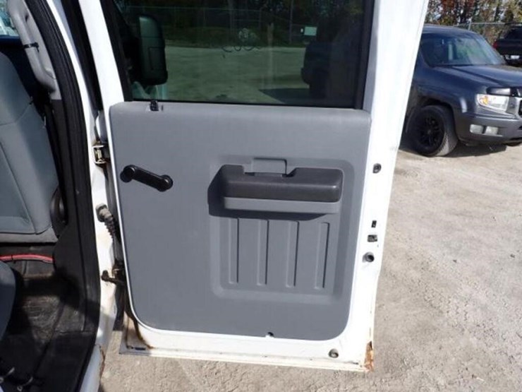 2012-ford-f250-xl-image-42