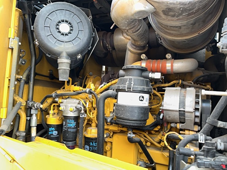 2021-deere-644k-image-12