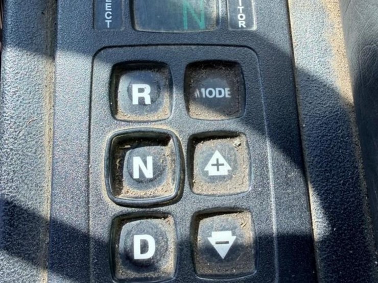 2015-mack-leu613-image-12