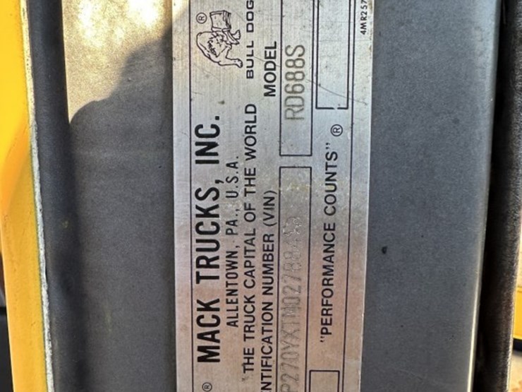 1996-mack-rd688s-image-73