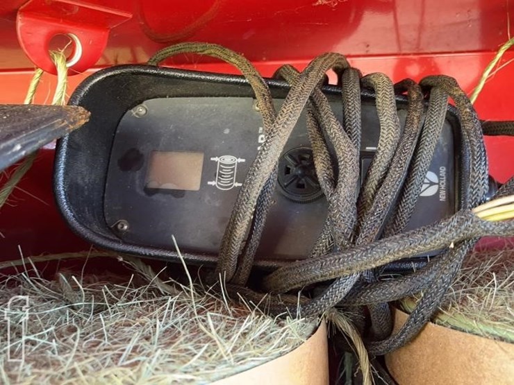 2010-new-holland-br7070-image-14