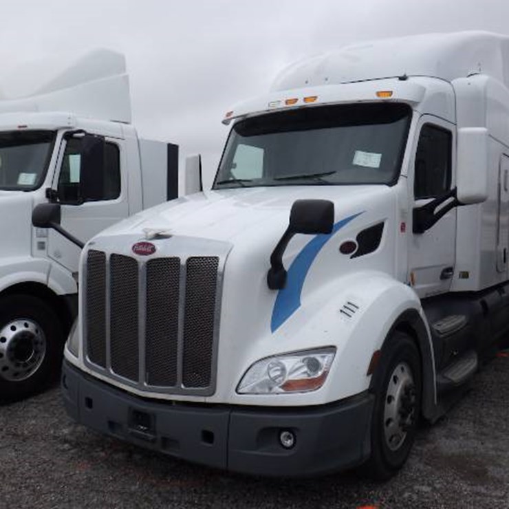 PETERBILT 579