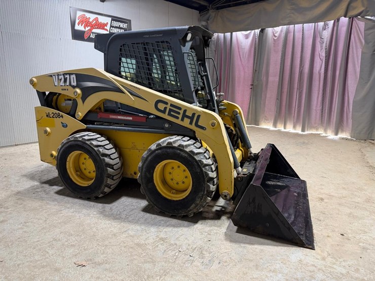 2015-gehl-v270-image-6