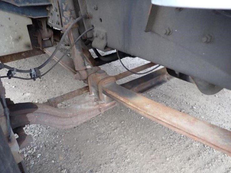 2015-freightliner-mt55-image-34